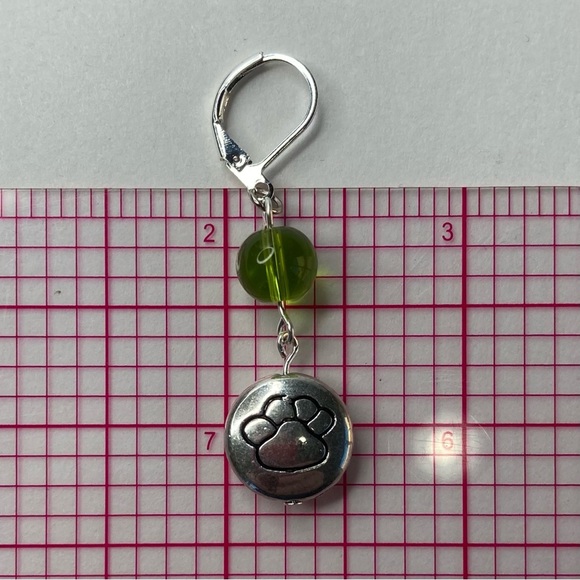 HAND CRAFTED EARRINGS Paw Print Charm & Green Glass Dangle Drop NWT - Picture 8 of 11
